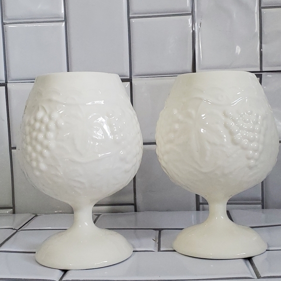 Lot of 2 Medium Size Ceramic Textured Stemmed Gobl - Picture 4 of 7